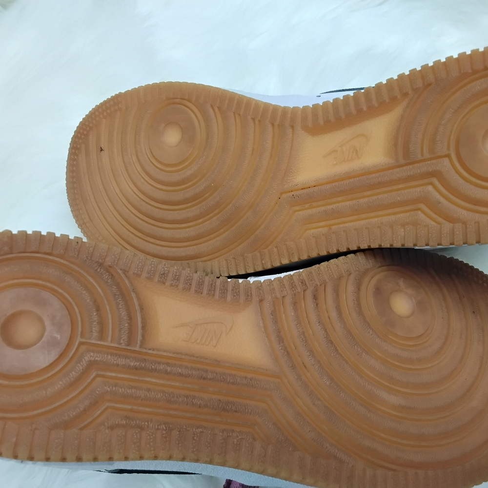 Nike White and Tan Sneakers - Picture 6 of 16